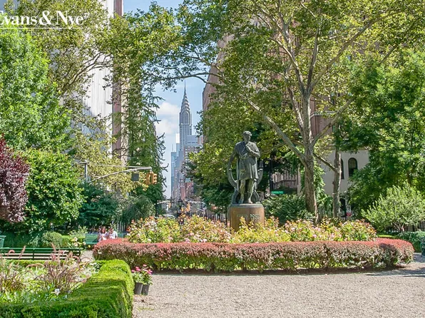 32 Gramercy Park South 17D image 15 of 16
