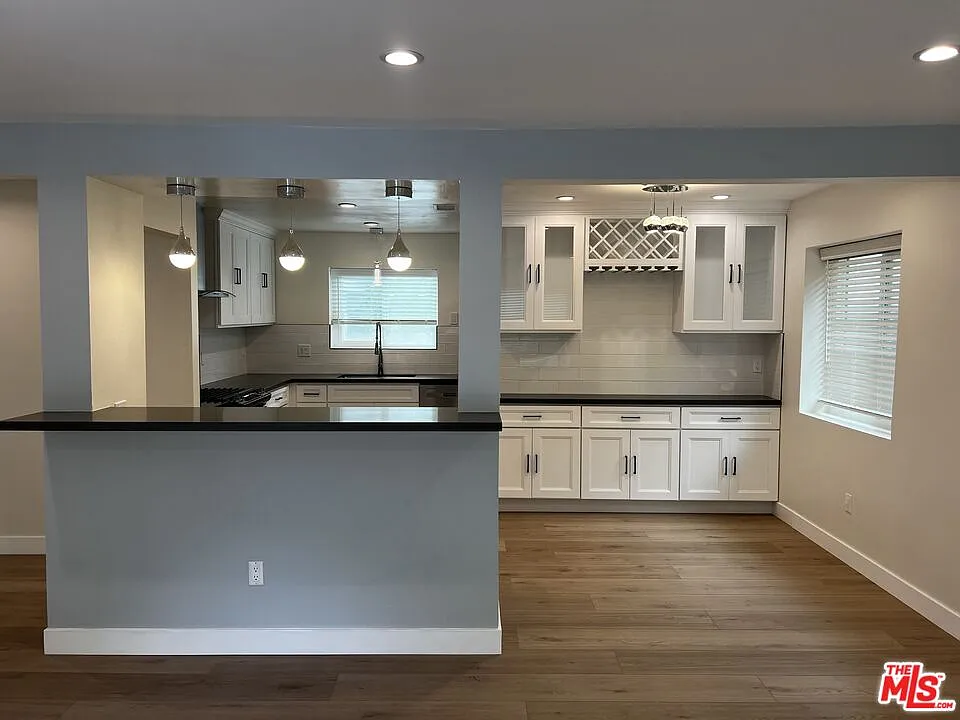 3 bed, 1.0 bath, 1140 sqft, $5,850 — Photo 4