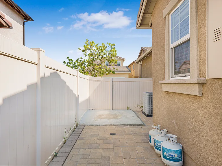 679 Nile River Dr — Photo 31