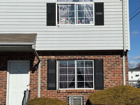 975 Meriden Road APT 20, Waterbury, CT 06705