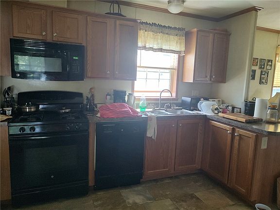 4th image of 53 Johnson Dr