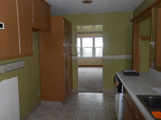 2nd image of 236 W Summit St