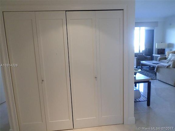 5th image of 251 Crandon Blvd APT 502
