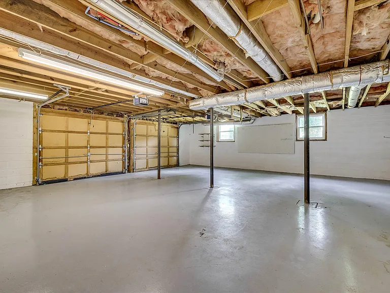 2111 Huron Dr — Photo 39