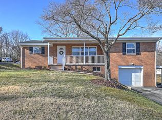 1713 E Oakland Ave, Johnson City, TN 37601