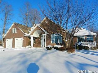 59 Willowbrook Dr, Auburn, NY 13021