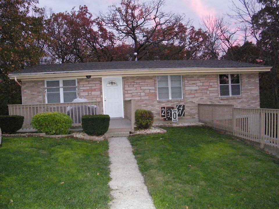1st image of 2307 Starling Dr