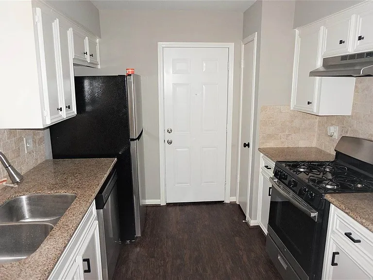 2727 Tinechester Dr — Photo 12