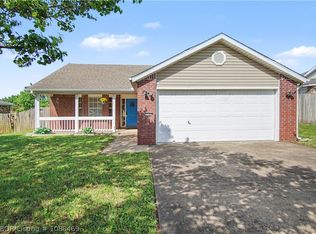 1175 S Oleander Ln, Fayetteville, AR 72704