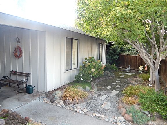 2nd image of 7064 Bridgeport Cir