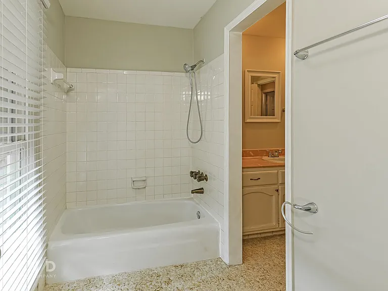1840 Westridge Dr — Photo 12