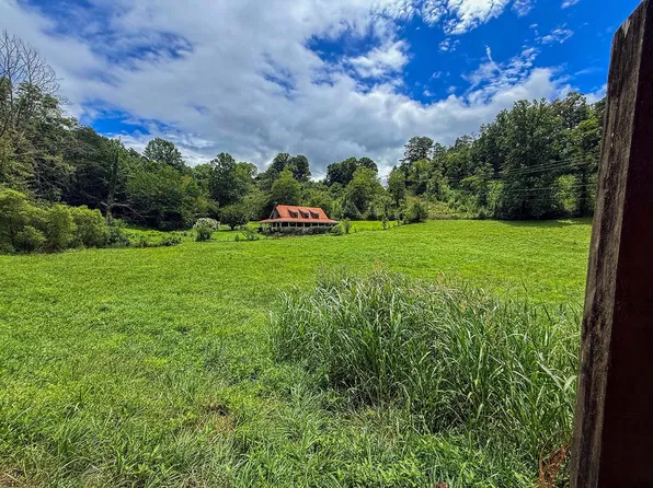 122 Crawford Cove Rd, Sylva, NC 28779