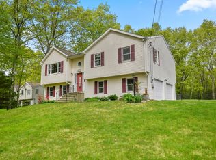 70 New Boston Rd, Dudley, MA 01571