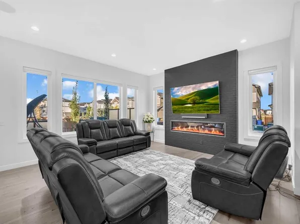 134 S Corner Meadows Cmn NE, Calgary, AB T3N 1J7