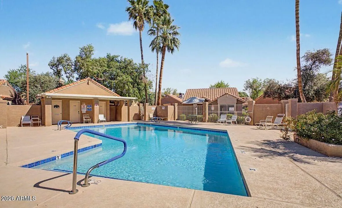 2 bed, 1.0 bath, 852 sqft, $1,550 — Photo 4