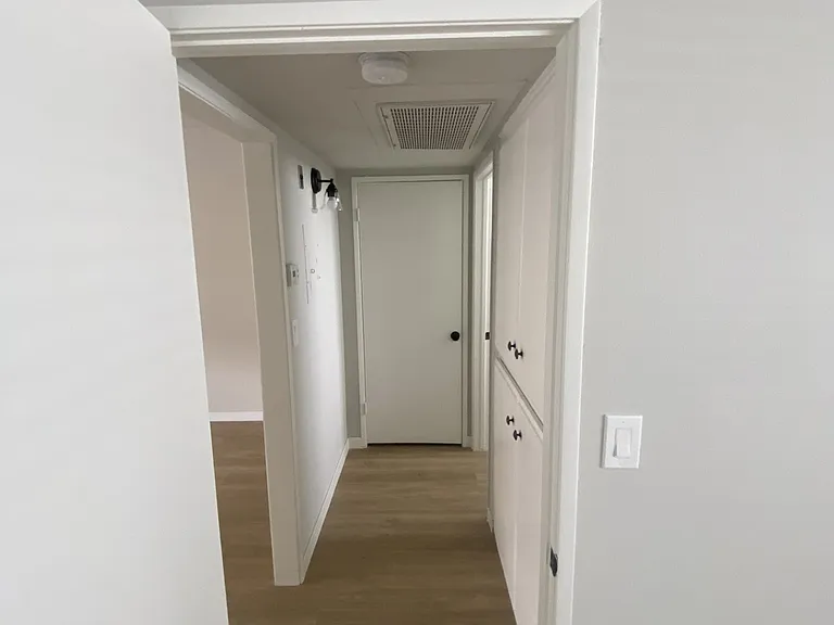 18375 Collins St — Photo 10