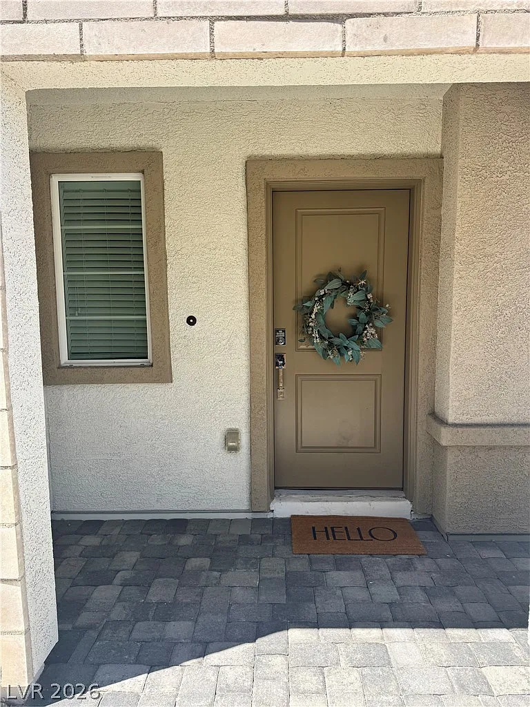 4 bed, 3.5 bath, 2003 sqft, $2,950 — Photo 1