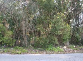 165 10th St, Apalachicola, FL 32320