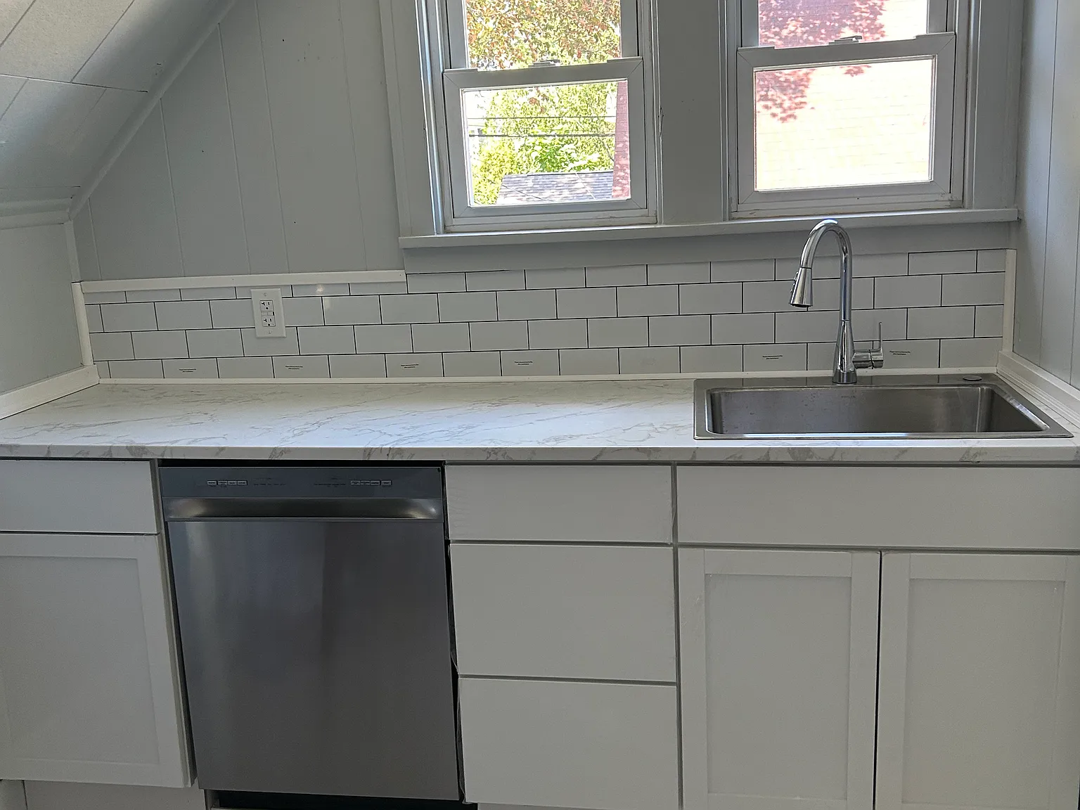 2 bed, 925 sqft, $1,525 — Photo 2