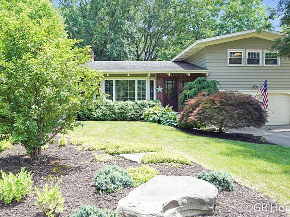 2nd image of 2238 Heather Ct SE