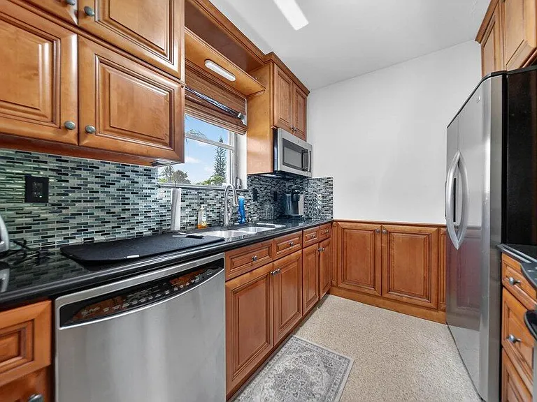 262 SE Monterey Ave — Photo 34