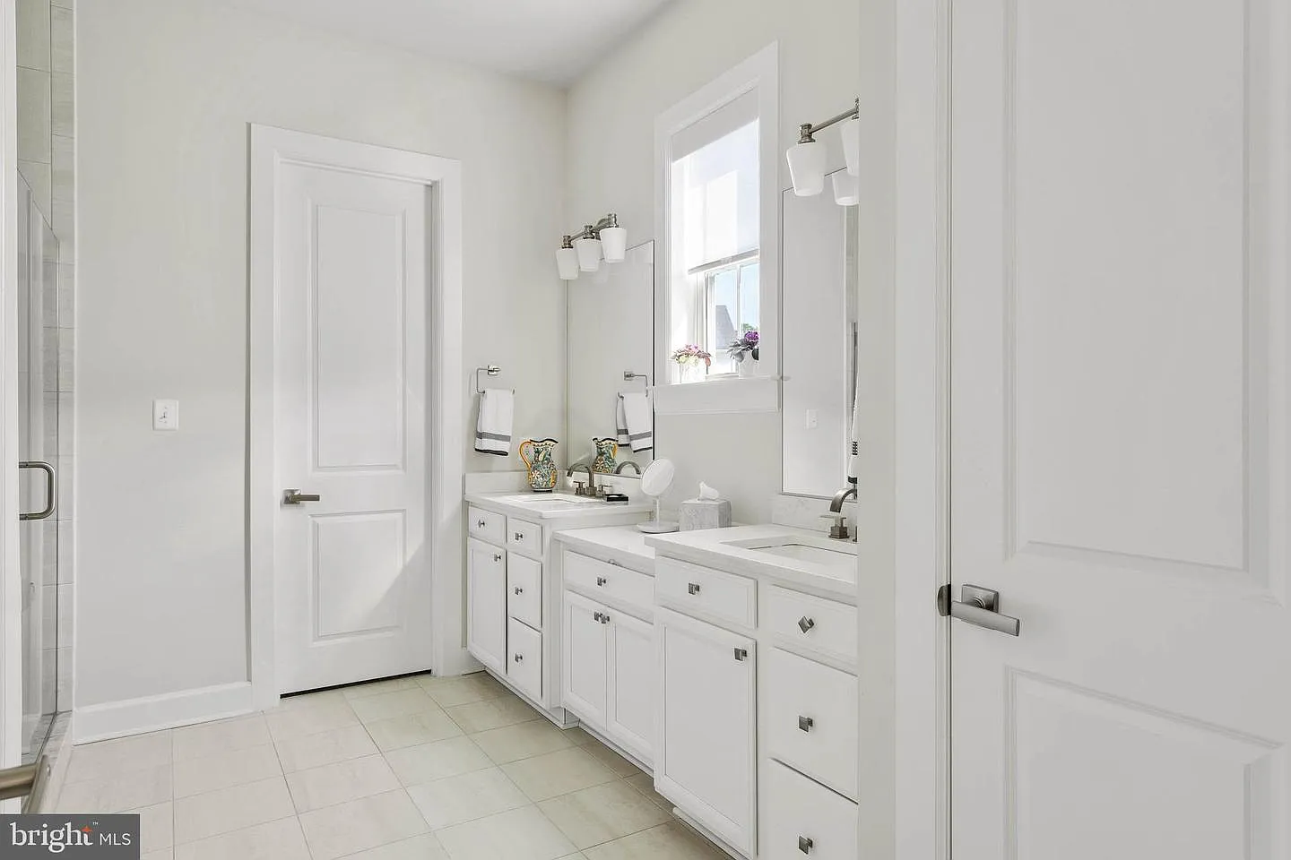 5 bed, 3608 sqft, $3,500 — Photo 2
