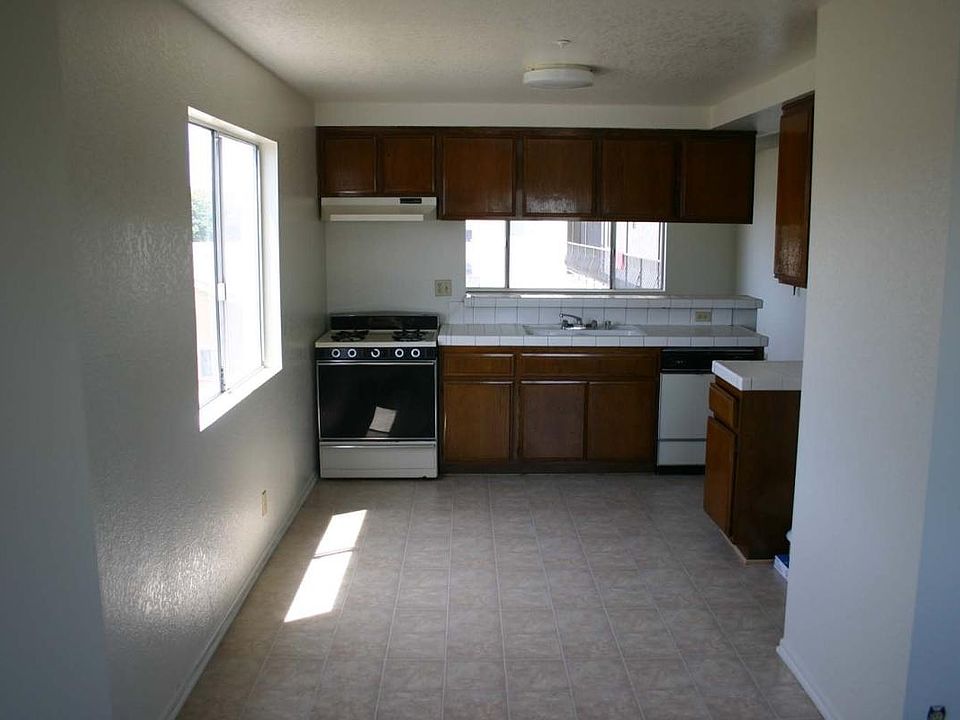 1st image of 11628 Freeman Ave