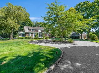 80 Tuckahoe Ln, Southampton, NY 11968