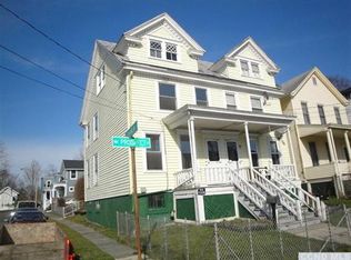 526 Prospect St, Hudson, NY 12534