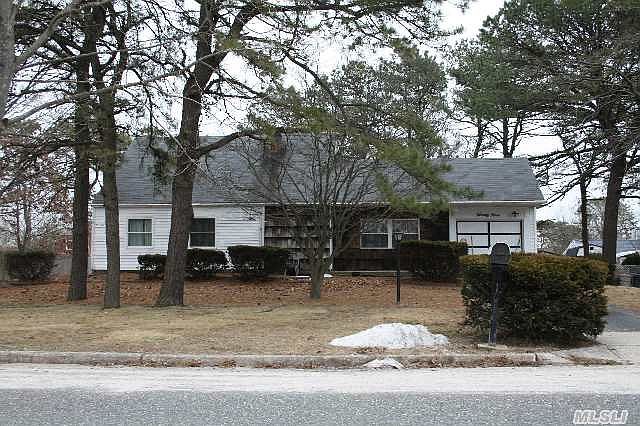 1st image of 29 Crooked Pine Dr