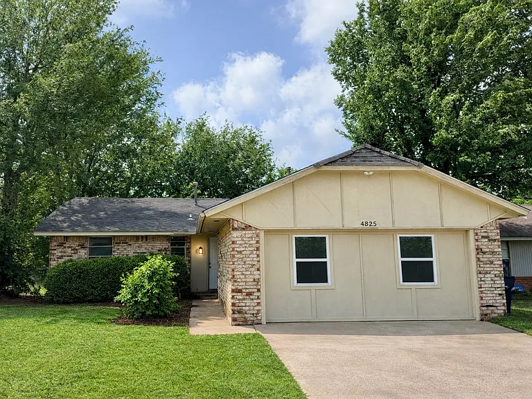 4825 S Fairmont Ave — Photo 1