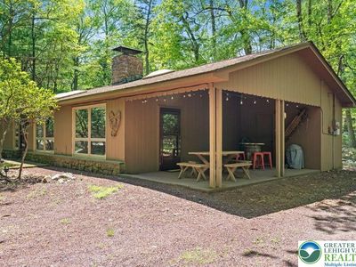 8 Big Boulder Rd, Lake Harmony, PA, 18624
