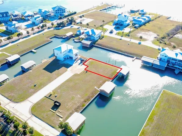 8 Ancilla Dr, Port O Connor, TX 77982