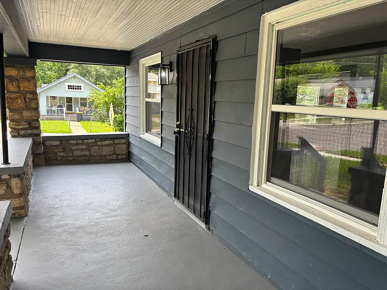 6632 Brooklyn Ave — Photo 3