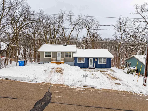 311-313 Wilson St, Mount Horeb, WI 53572