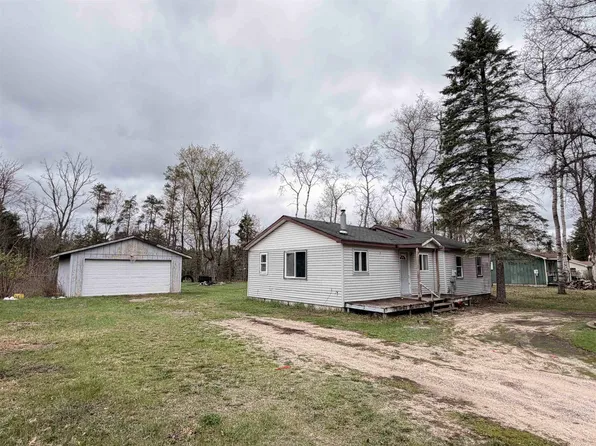 5081 Navajo Trl, Harrison, MI 48625