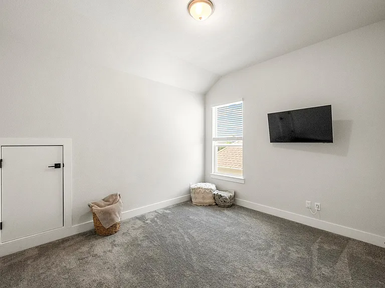 360 Crescent Moon Ct — Photo 29