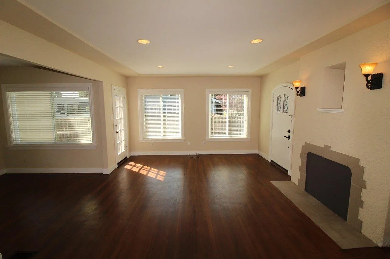 Concord Beautiful 2 bedroom 1 bath home walk to Downtown shopping & dining! — Photo 4