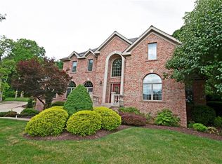 106 Lantern Cir, Canonsburg, PA 15317