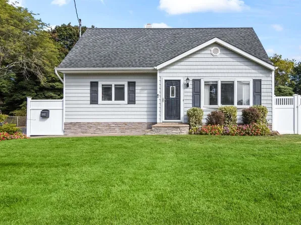 1353 Gardiner Drive, Bay Shore, NY 11706