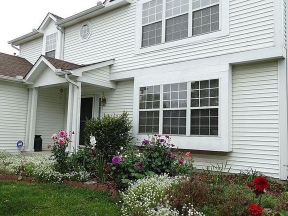 Beautiful front flower bed