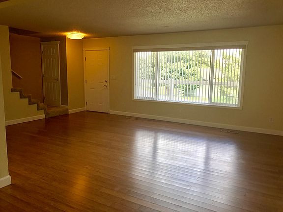 4th image of 1100 Vista Pl