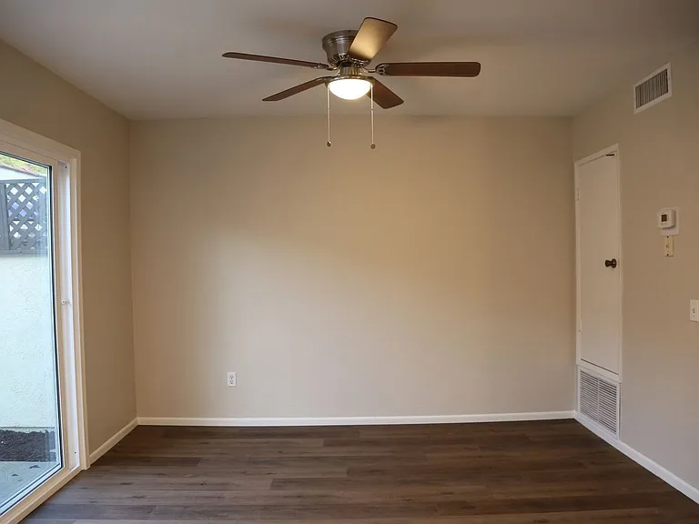 204 San Luis Rey Dr — Photo 8