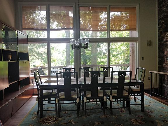 Dinning room to deck