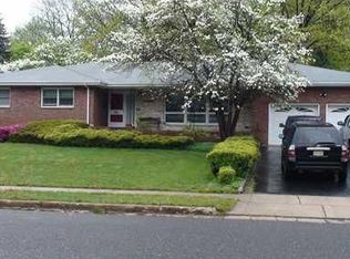 4 Driftwood Dr, Parlin, NJ 08859