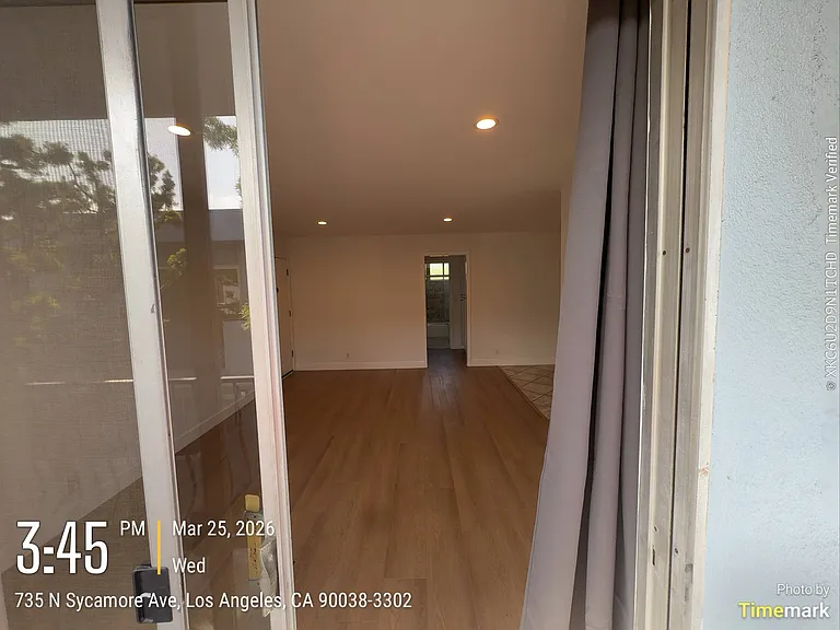 735 N Sycamore Ave #18 — Photo 8