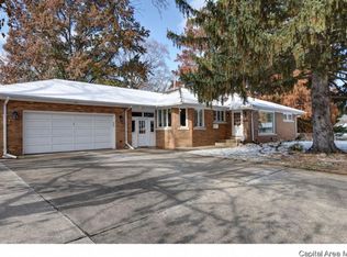 1 Meadowlark Ln, Springfield, IL 62702