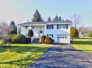 12 Lomar Dr, Geneva, NY 14456