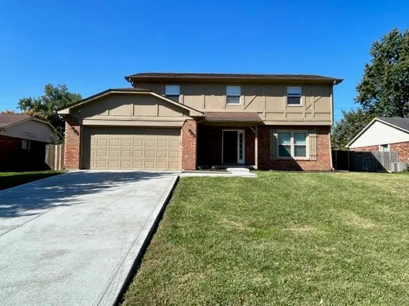 710 Summitcrest Dr, Indianapolis, IN 46241