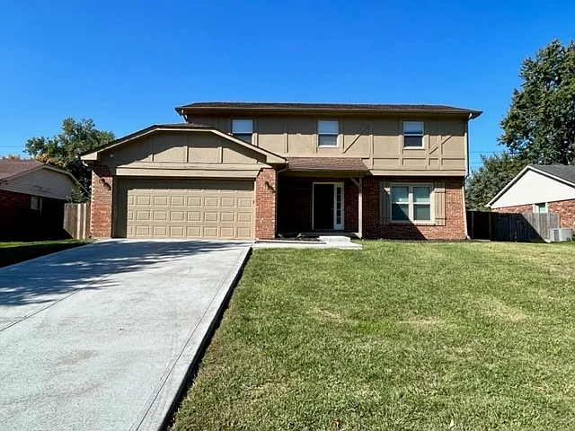710 Summitcrest Dr photo 1